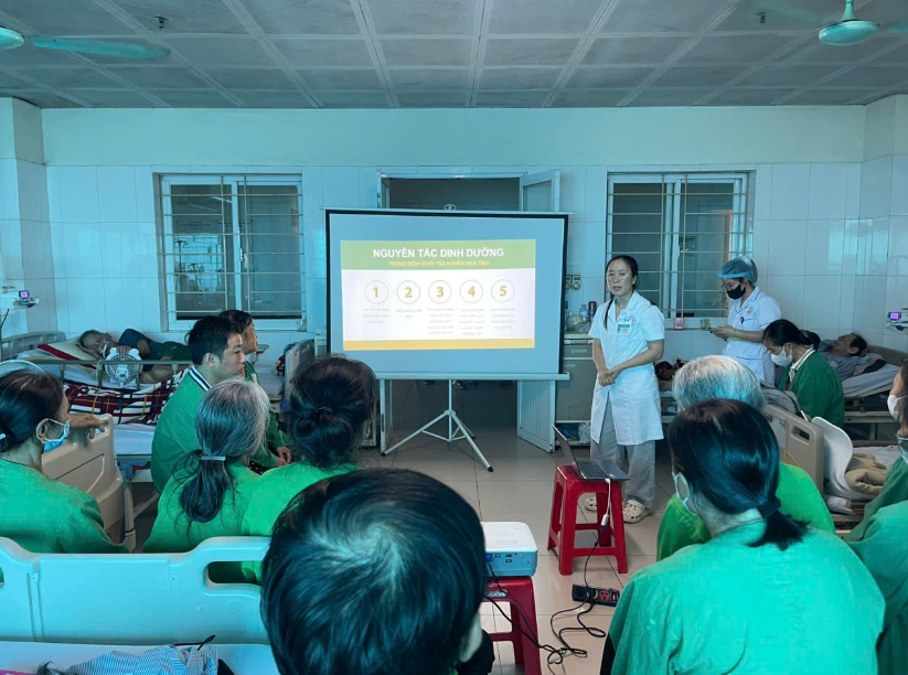 TRUYỀN THÔNG GIÁO DỤC SỨC KHỎE TẠI KHOA NỘI HÔ HẤP: Trang bị kiến thức, nâng cao hiệu quả chăm sóc và điều trị